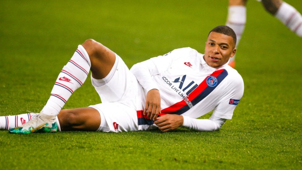 Kylian Mbappé celebrando un gol con el PSG