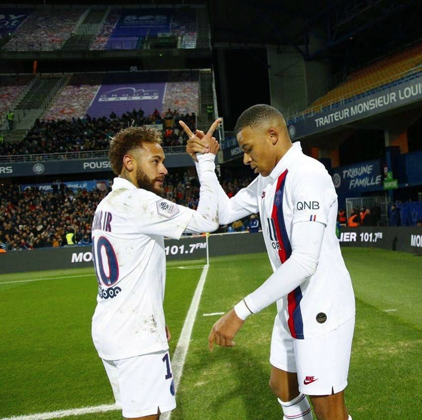 Neymar junto a Kylian Mbappé