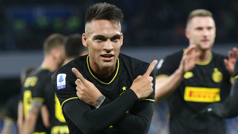 Lautaro Martínez celebra una anotación con Inter