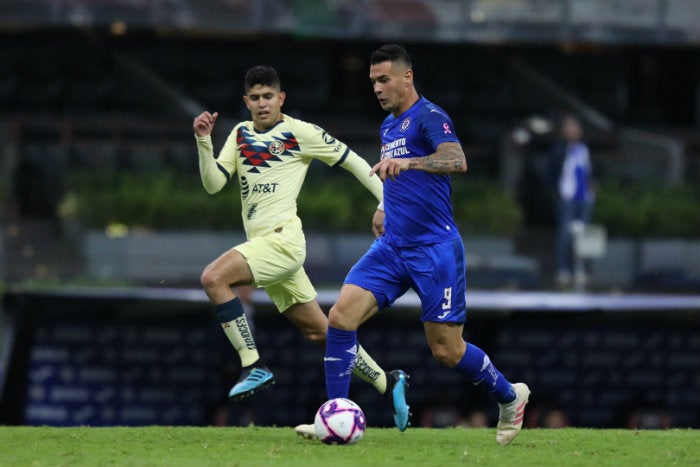 Vargas, en un partido ante Cruz Azul