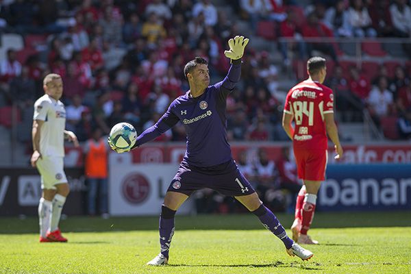 Alfredo Talavera durante el Toluca contra Cruz Azul