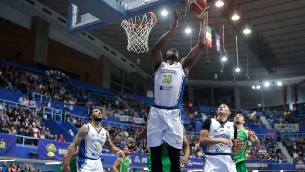 Acción del segundo juego entre Aguacateros y Capitanes