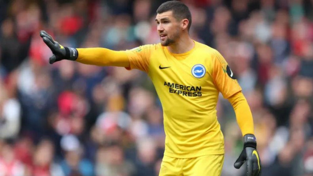 Portero de la Premier League, Mat Ryan durante un partido