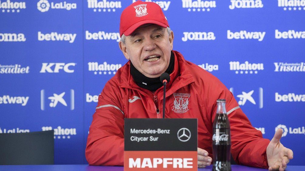 Javier Aguirre en conferencia de prensa