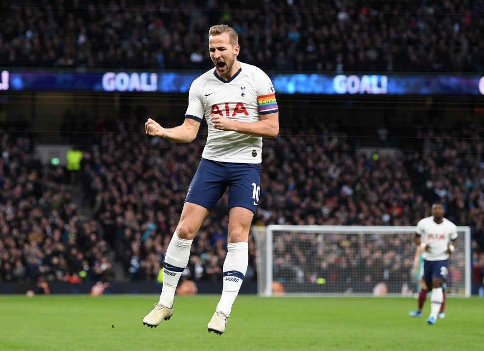 Harry Kane festeja un gol con el Tottenham