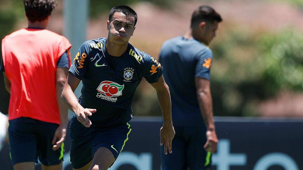 Reinier en un entrenamiento con Brasil Sub-23