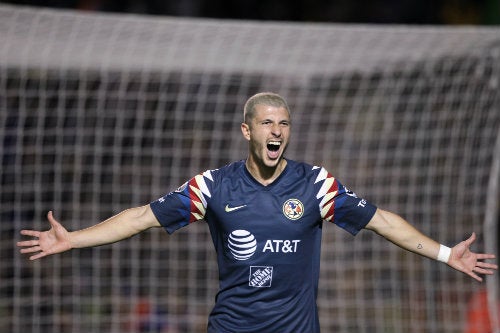 El seleccionado argentino festeja un gol con las Águilas