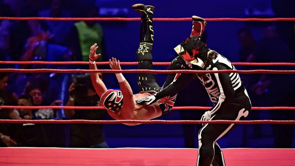 La Parka en una lucha en la Arena Ciudad de México 