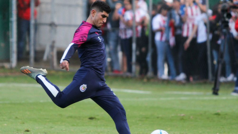 Guzmán, en un entrenamiento de Chivas