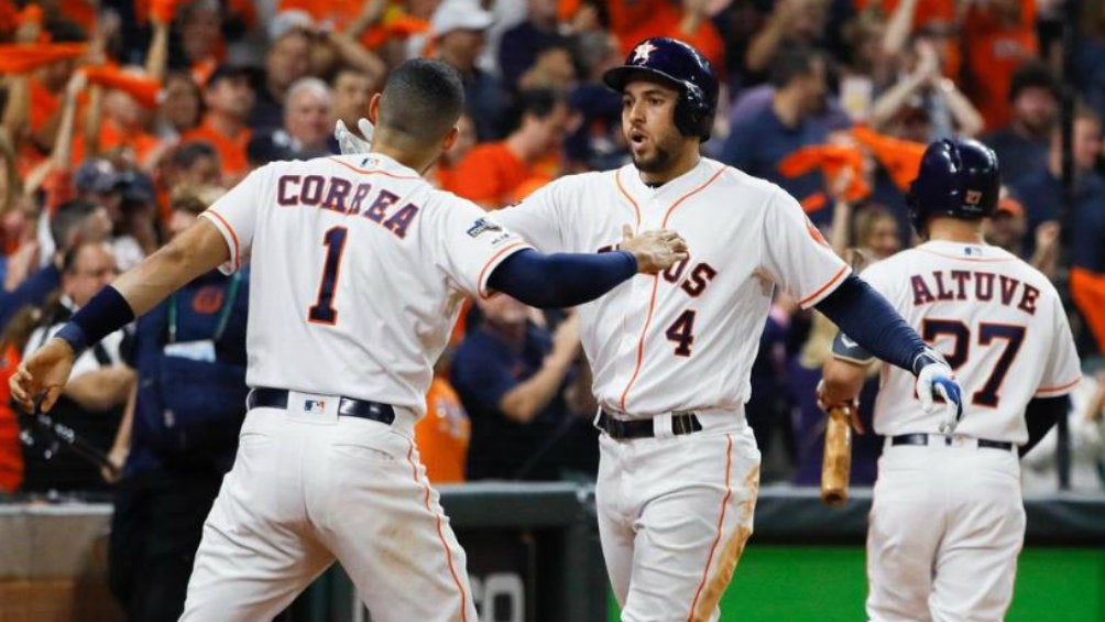 Carlos Correa celebra una carrera de los Astros