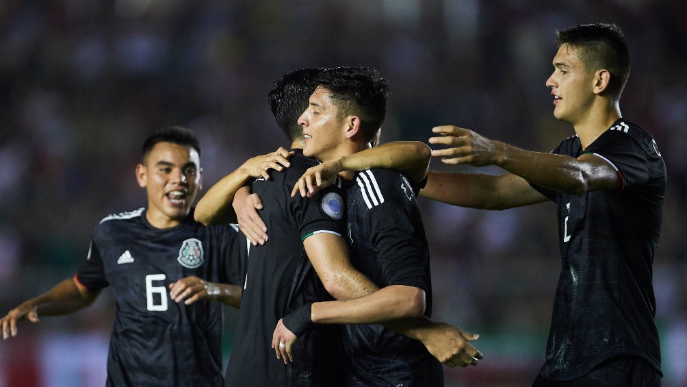 Los seleccionados nacionales festejan un gol ante Panamá 