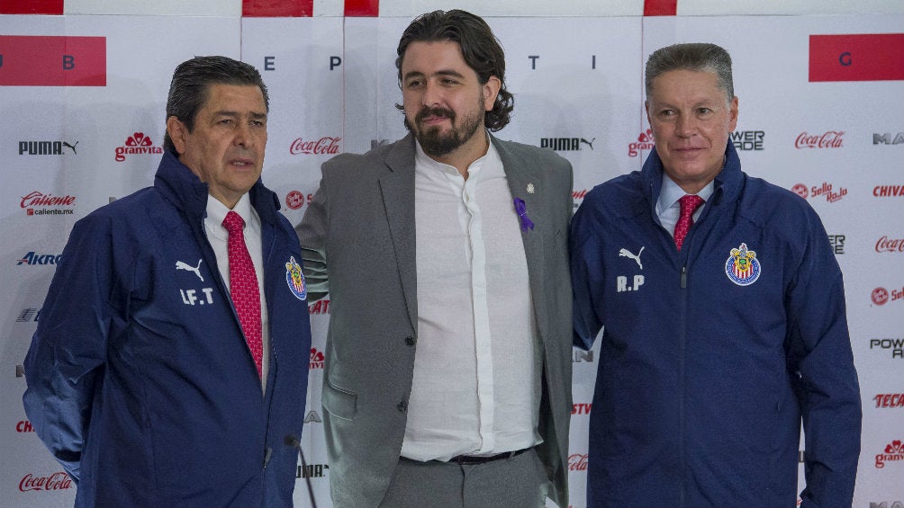 Directiva de Chivas en presentación 