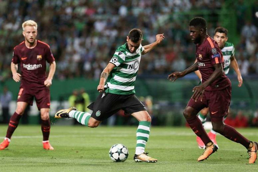 El mediocampista portugués en partido ante el Barcelona