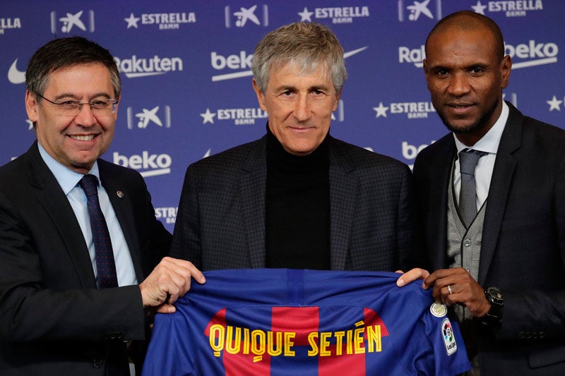 Bartomeu, Quique Setién y Abidal posan