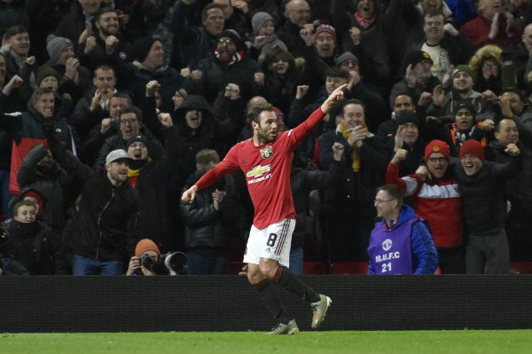 Juan Mata celebrando su anotación ante Wolverhampton