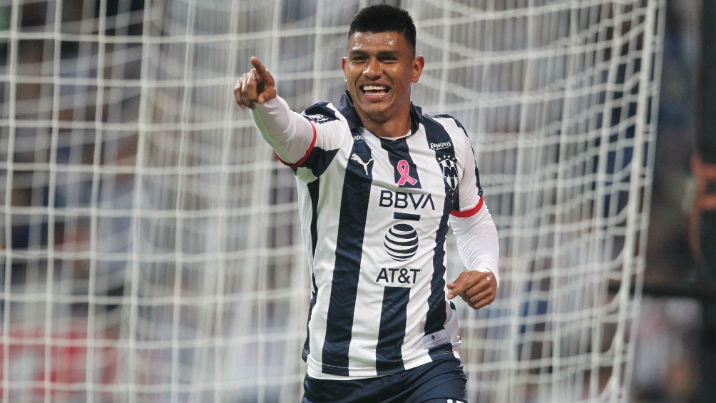 Jesús Gallardo celebrando un gol con Monterrey