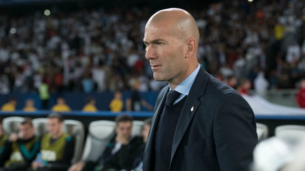 Zinedine Zidane en un partido del Real Madrid