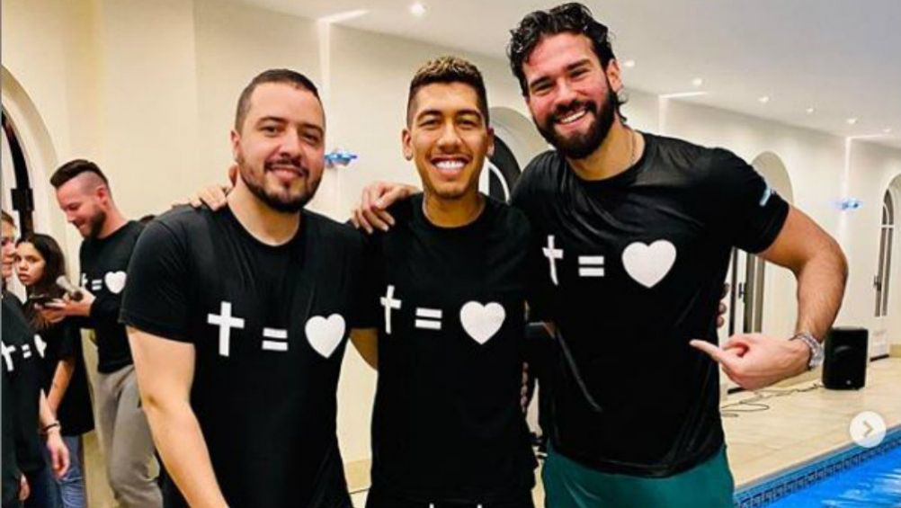 Isaias Saad, Roberto Firmino y Alisson Becker