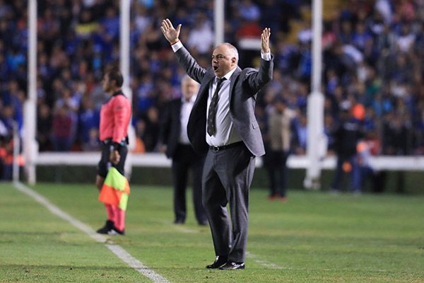 El técnico de San Luis en un partido de Liga MX 