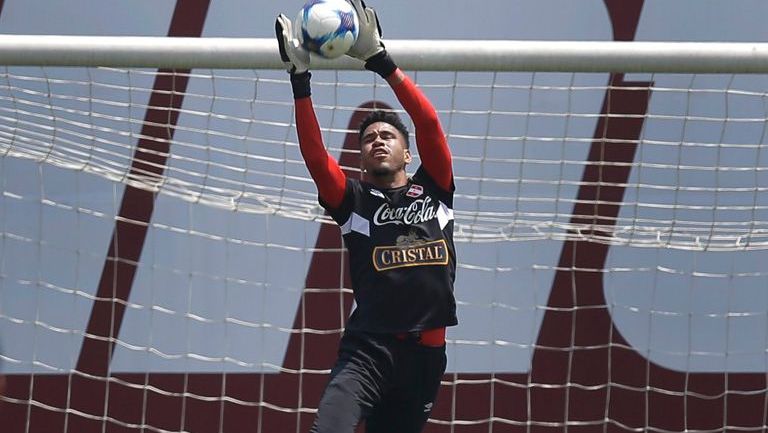 Gallese, durante un entrenamiento con Perú 