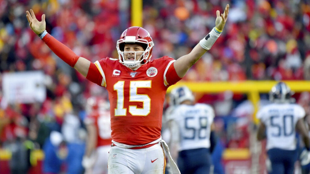 Mahomes celebra una anotación de Kansas City