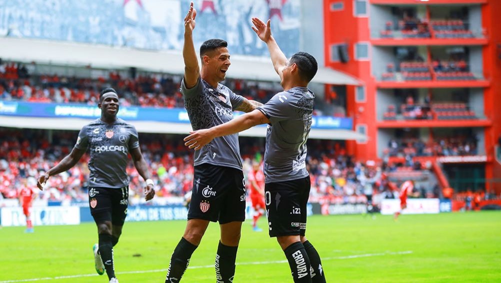 Mauro Quiroga celebra gol ante Toluca