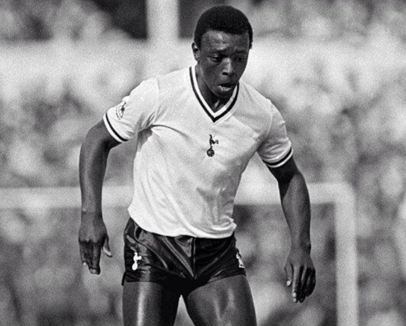 Garth Crooks jugando con el Tottenham