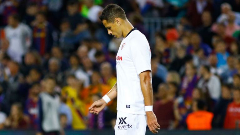 Chicharito en un partido del Sevilla 