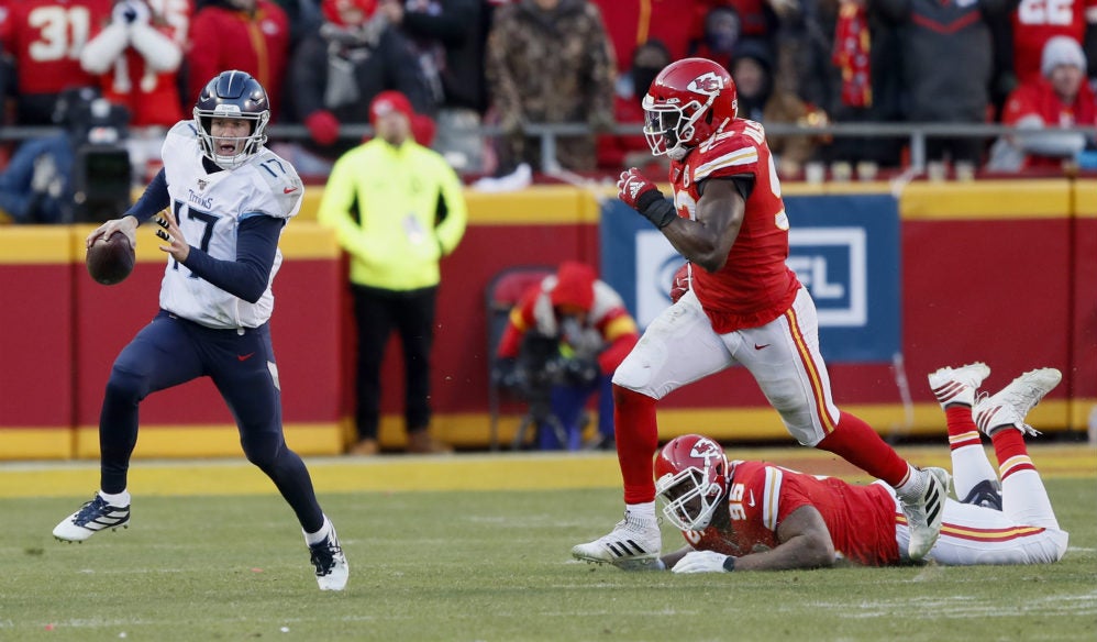 Ryan Tannehill durante un partido con Titans