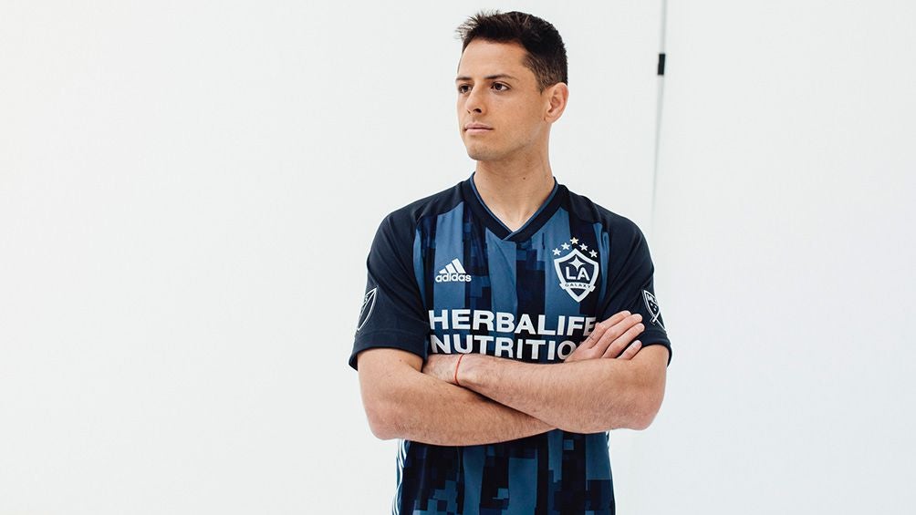 Chicharito Hernández: Presentó la nueva playera de LA Galaxy