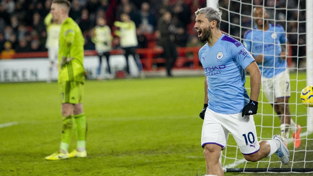 Sergio Agüero celebrando un gol con Manchester City