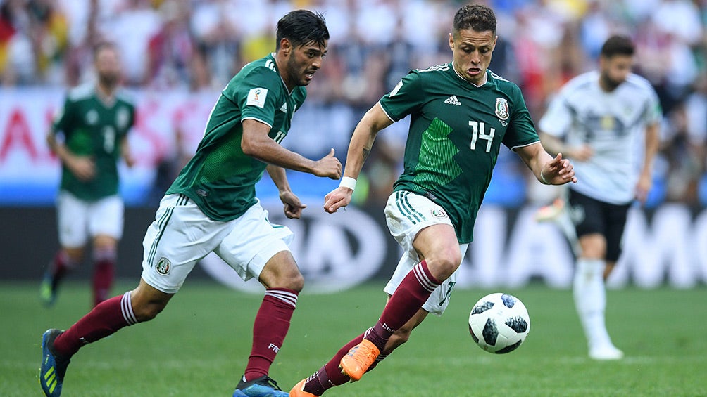 Vela y Hernández, en un partido con el Tri en el Mundial 2018