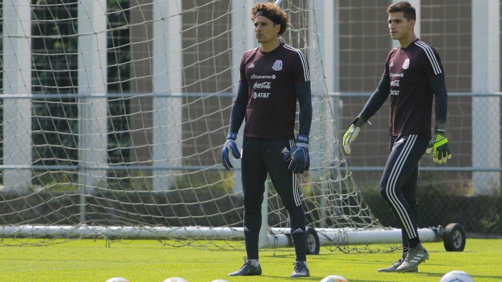 Guillermo Ochoa junto a Sebastián Jurado con la Selección Mexicana