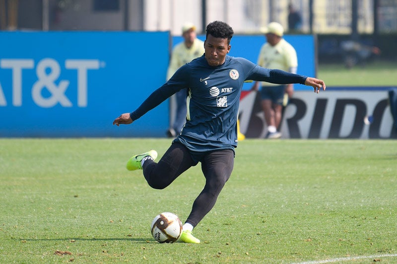 Martínez, en un entrenamiento con el América