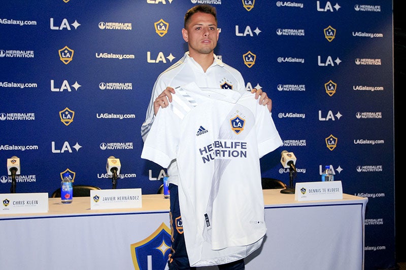 Javier Hernández, en su presentación con Galaxy