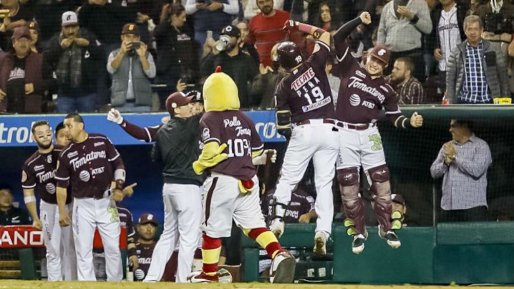 Tomateros celebrando en grande en la Final de la LMP