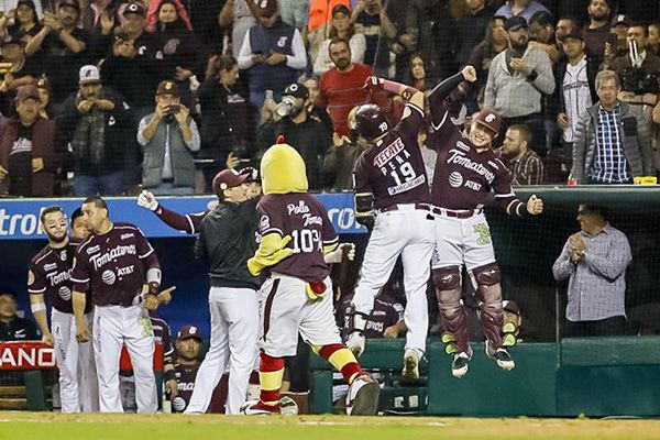 El festejo de la novena de Culiacán en el Juego 1