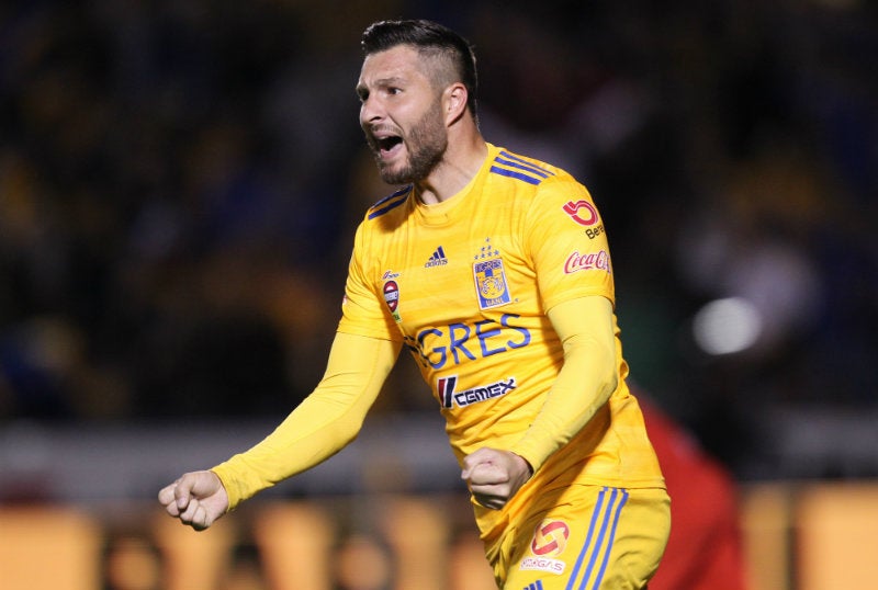 Gignac en jugada contra Atlético de San Luis