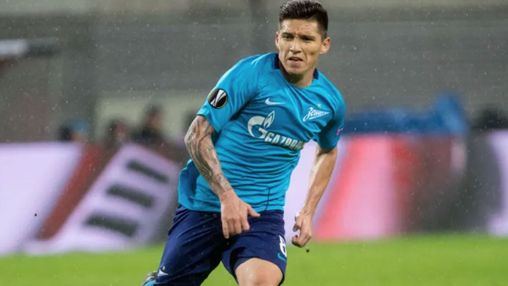 Matías Kranevitter durante un duelo con el Zenit 