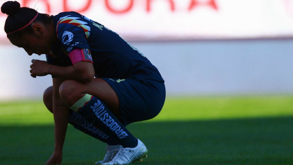 Mónica Rodríguez en lamento, durante el Necaxa vs América