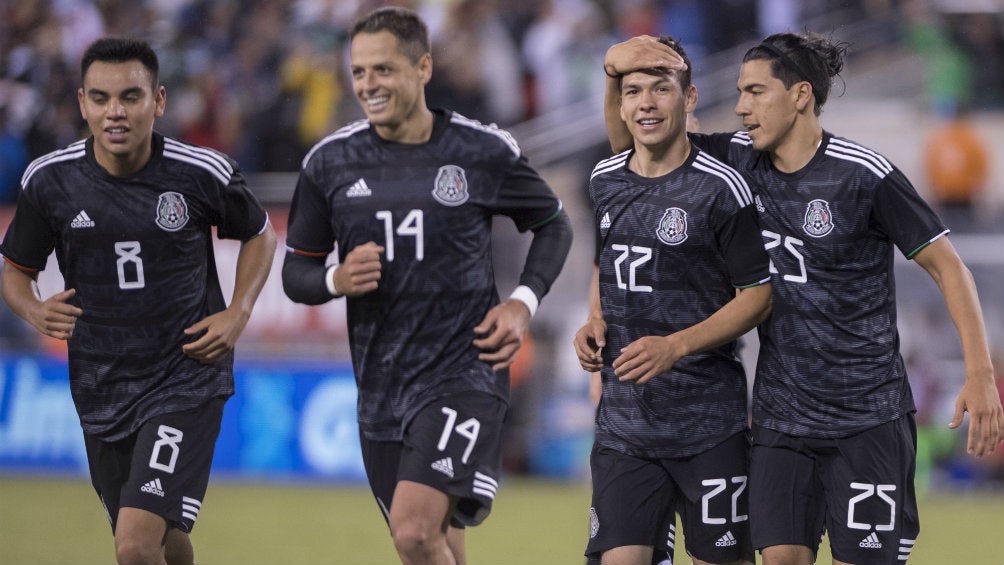 Carlos Rodríguez y Javier Hernández con la Selección Mexicana