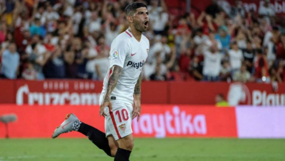 Éver Banega en festejo de gol con Sevilla