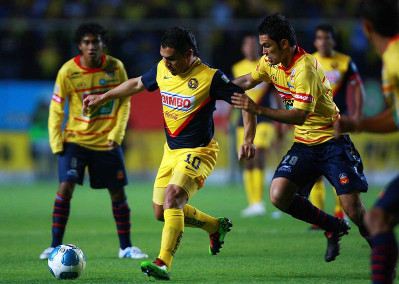 Salvador Cabañas, en el juego con el América