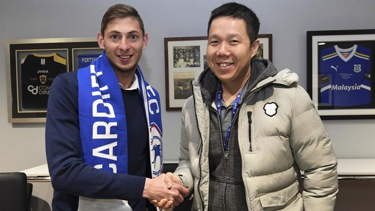 Emiliano Sala en su presentación con el Cardiff 