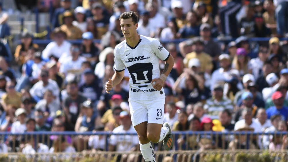 Dinenno, en su debut con Pumas