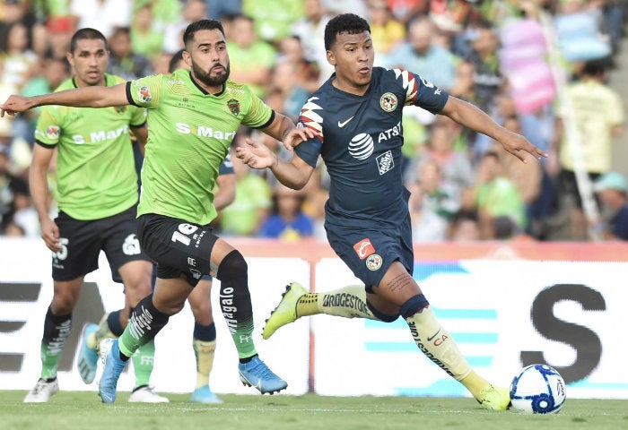 Roger Martínez, en un partido del América