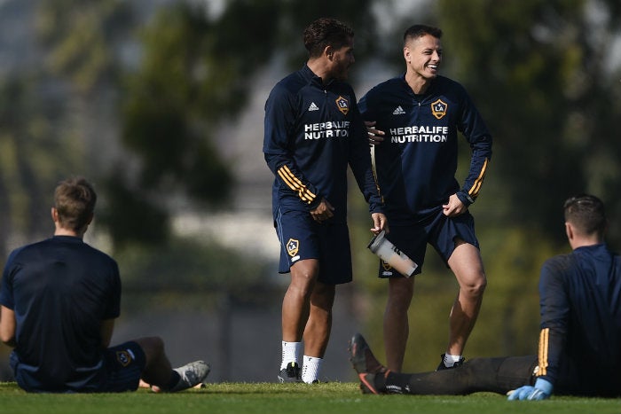 Chicharito, en un entrenamiento