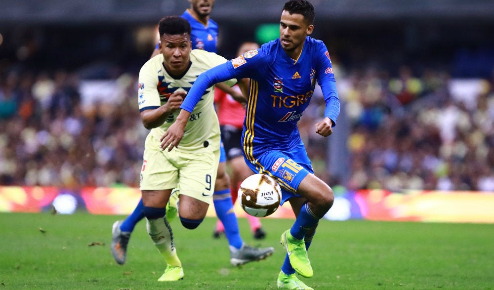 Roger Martínez durante el partido con América