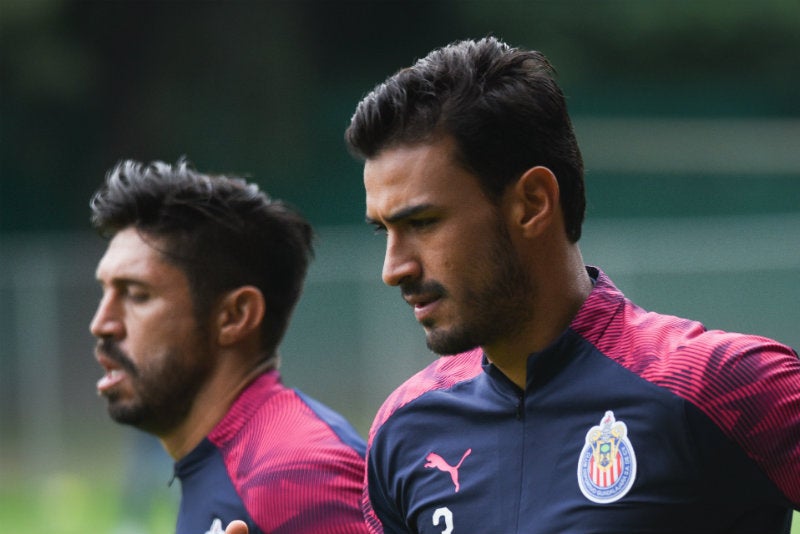 Oswaldo Alanís en las instalaciones de Chivas