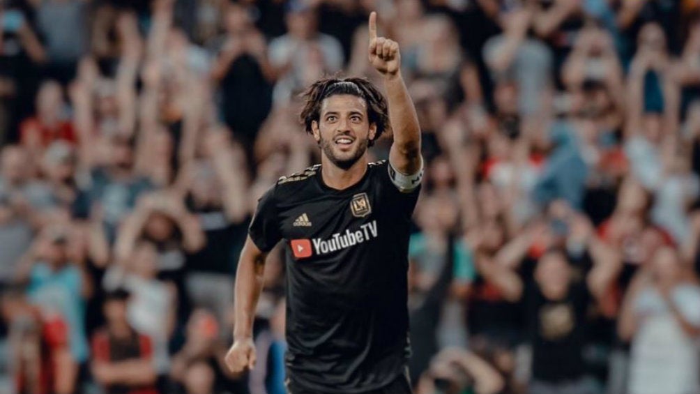 Carlos Vela celebra un gol con el LAFC